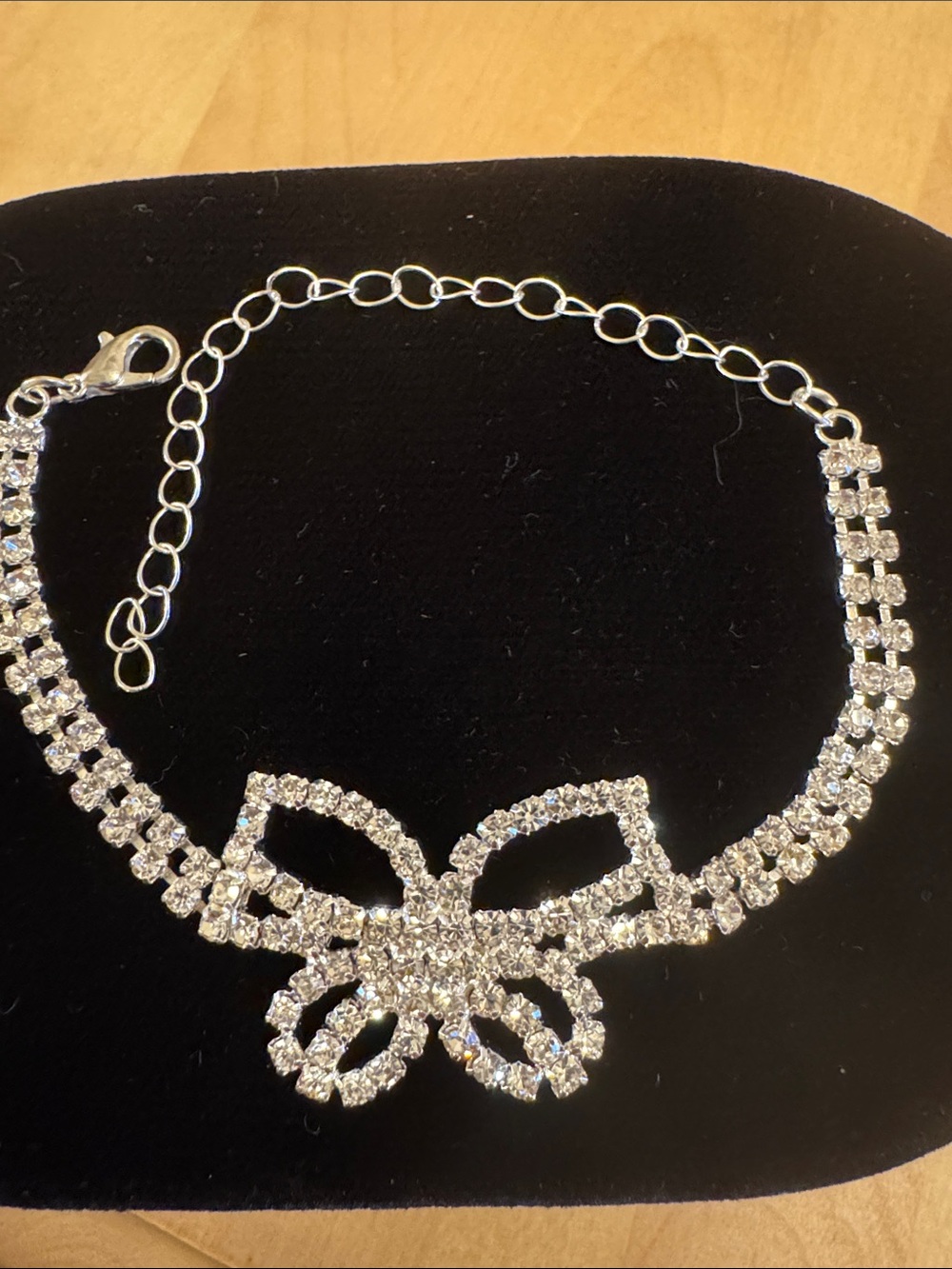 Rhinestone bow shaped ankle bracelet